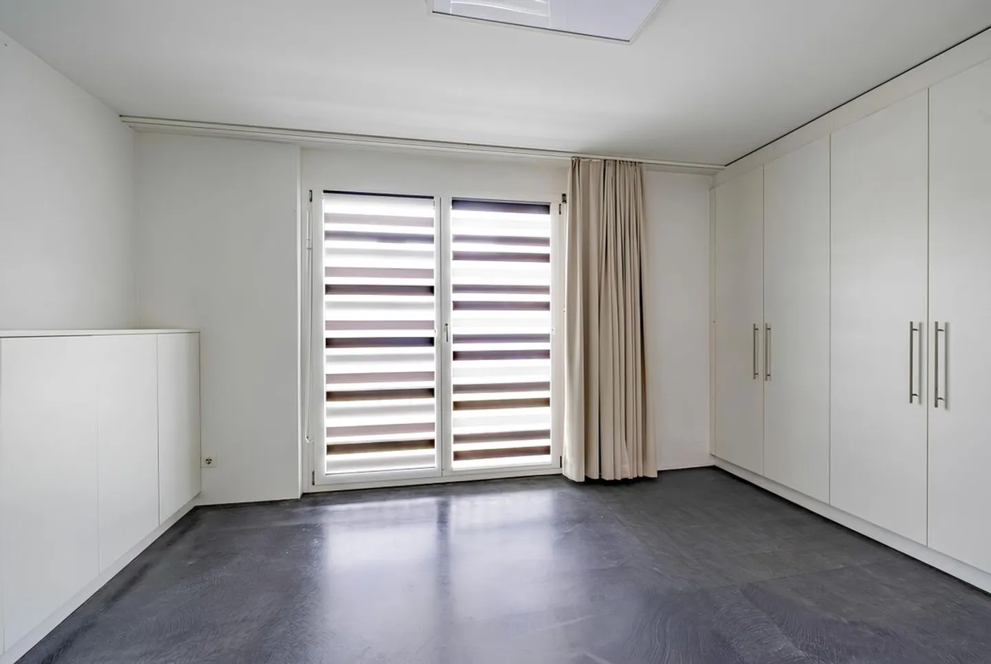 Spacious Family Home with Views - Photo 5 of 12