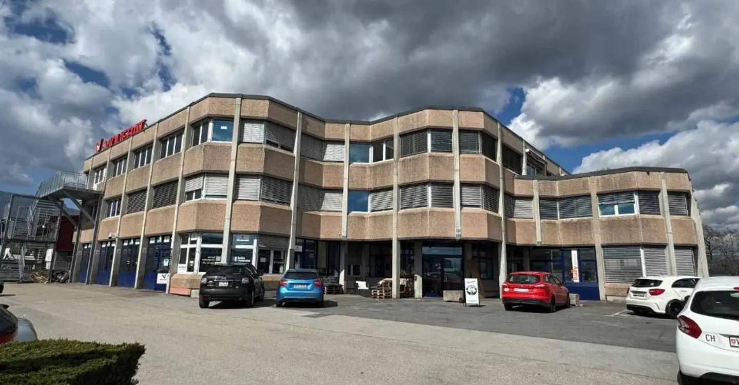 Commercial Space in Industrial Zone - Photo 1 of 11
