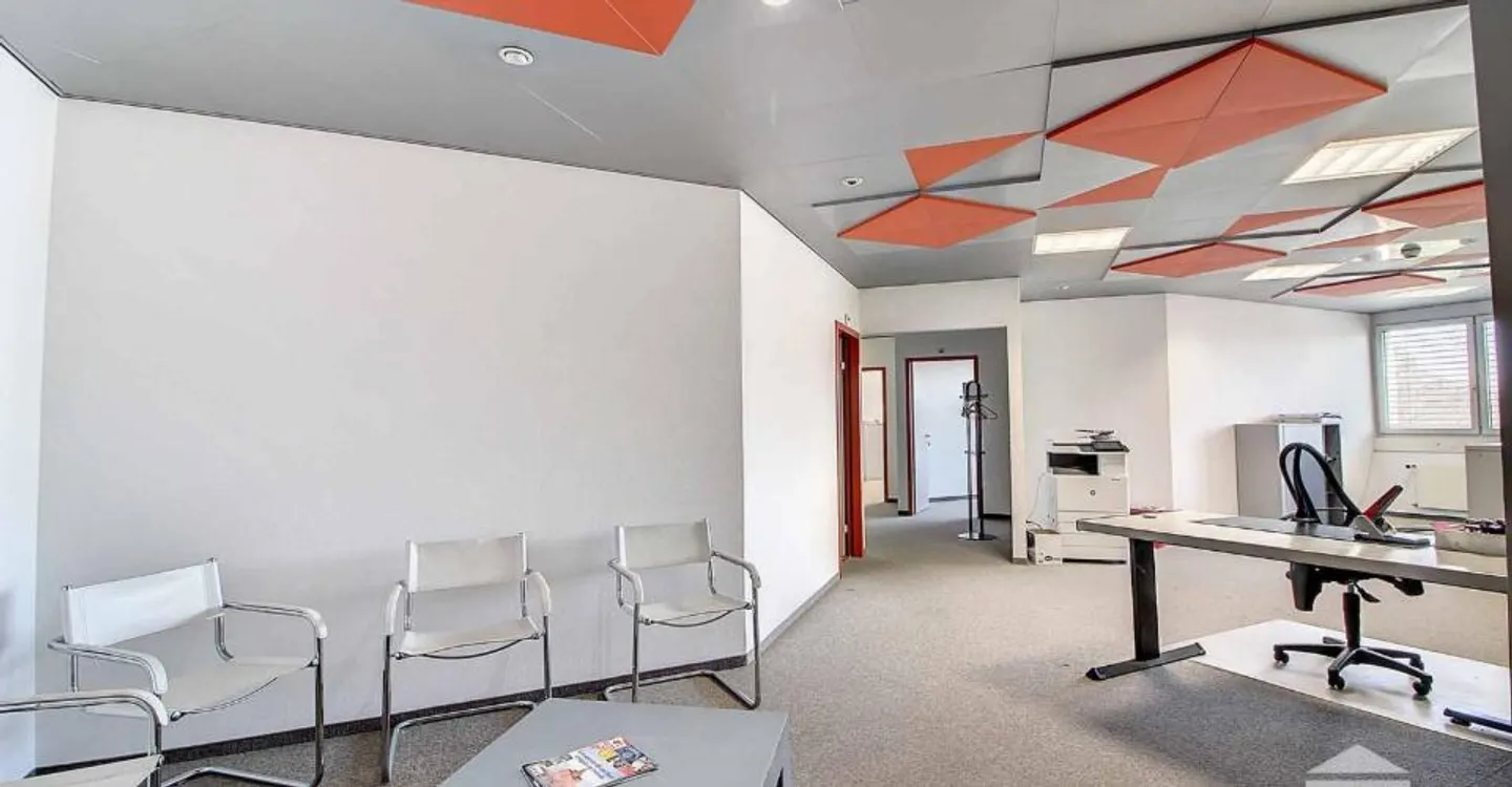 Commercial Space in Industrial Zone - Photo 2 of 11