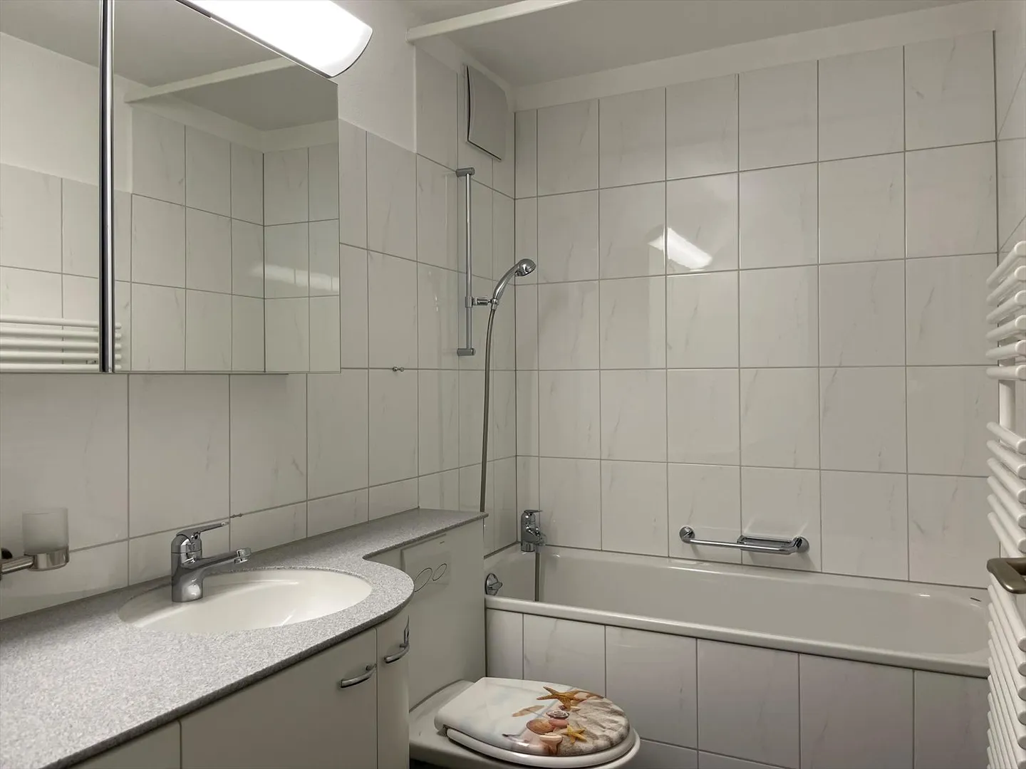 Gioiello spazioso in una posizione residenziale ideale! - Foto 10 di 13