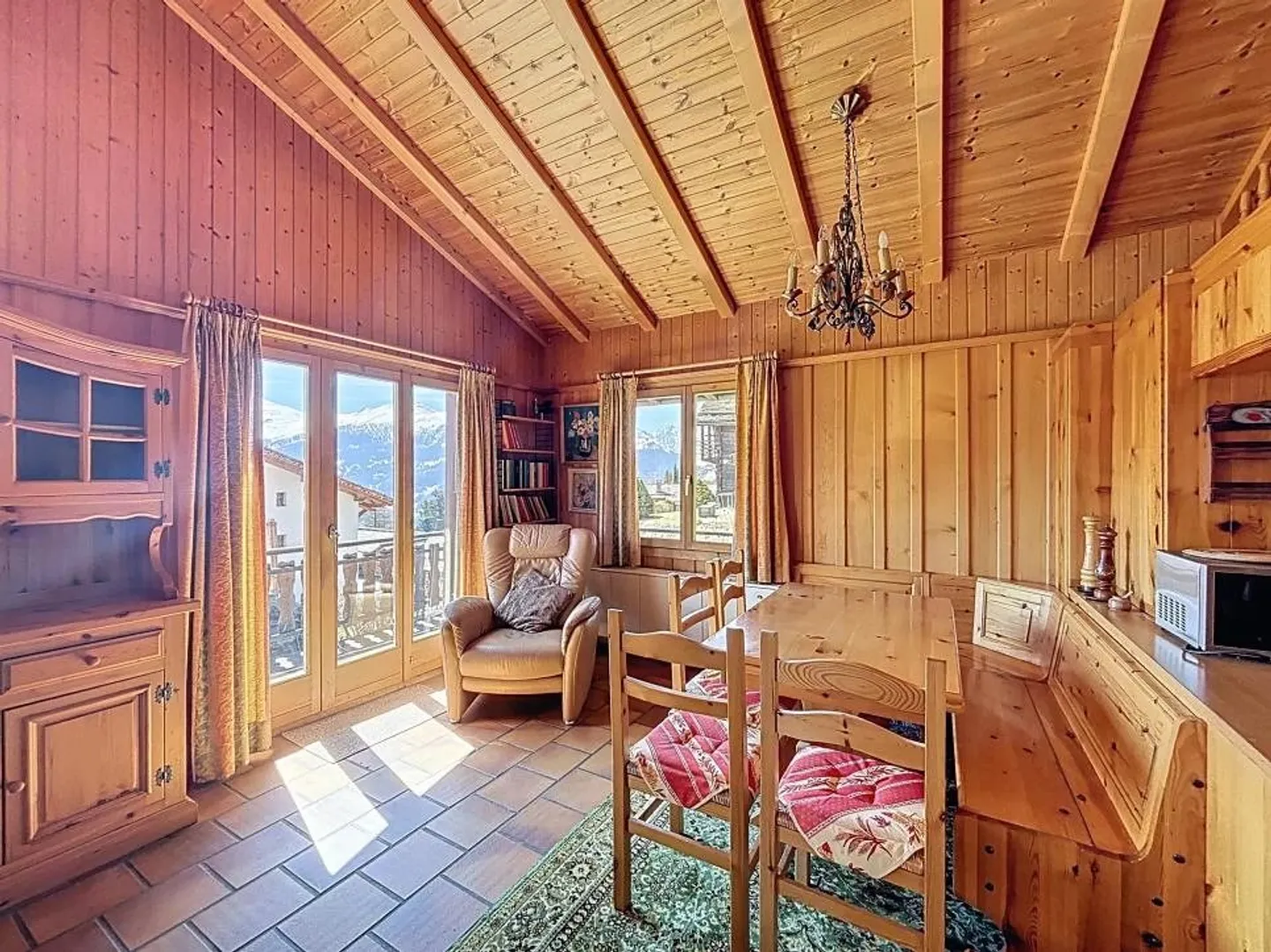 Chalet con grande potenziale di ristrutturazione - Foto 3 di 7