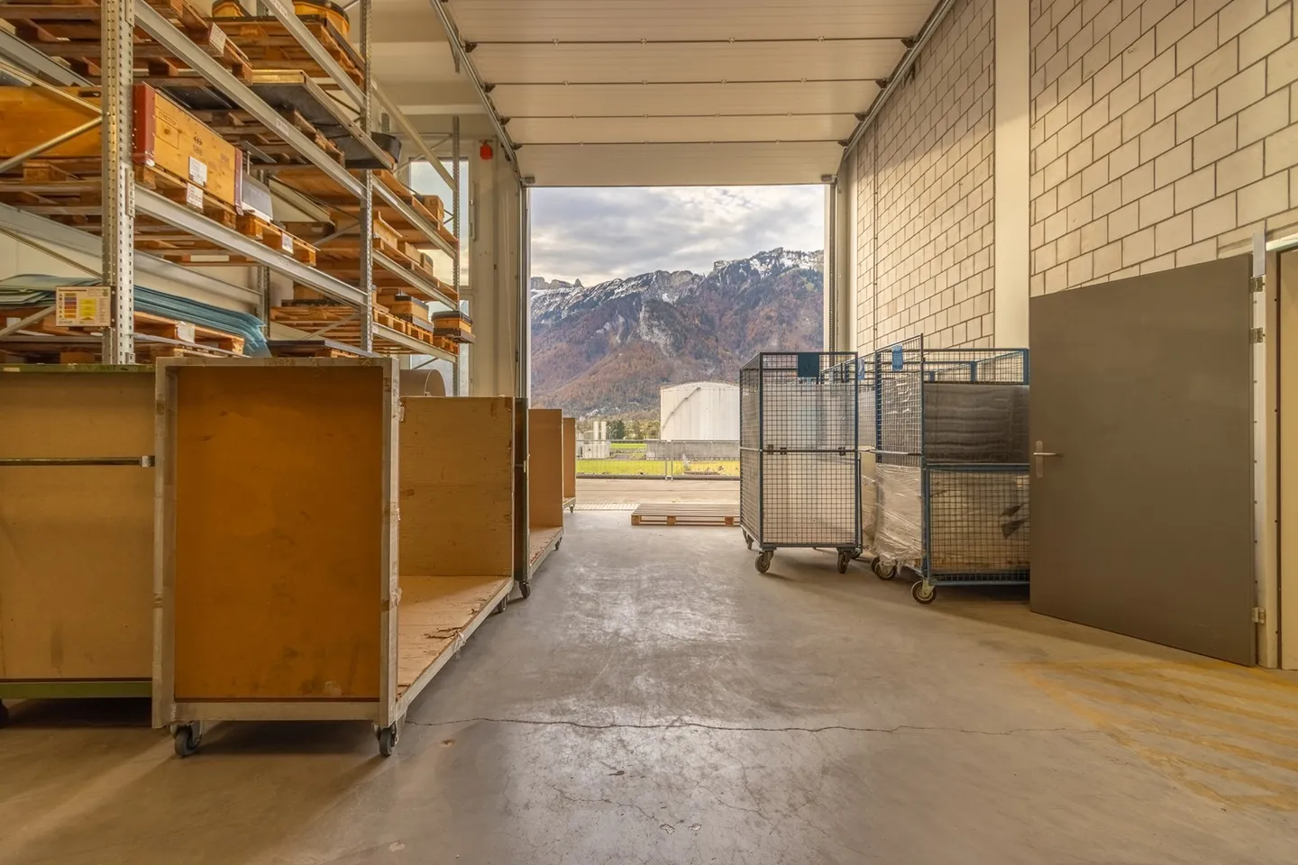 Modern Commercial Property in Sennwald - Photo 9 of 11