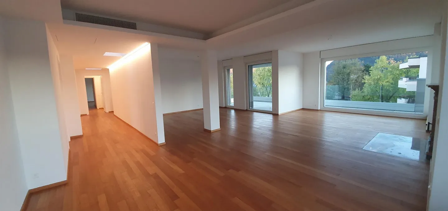 Prestigious luxury penthouse with unparalleled 360° view! - Photo 3 of 16