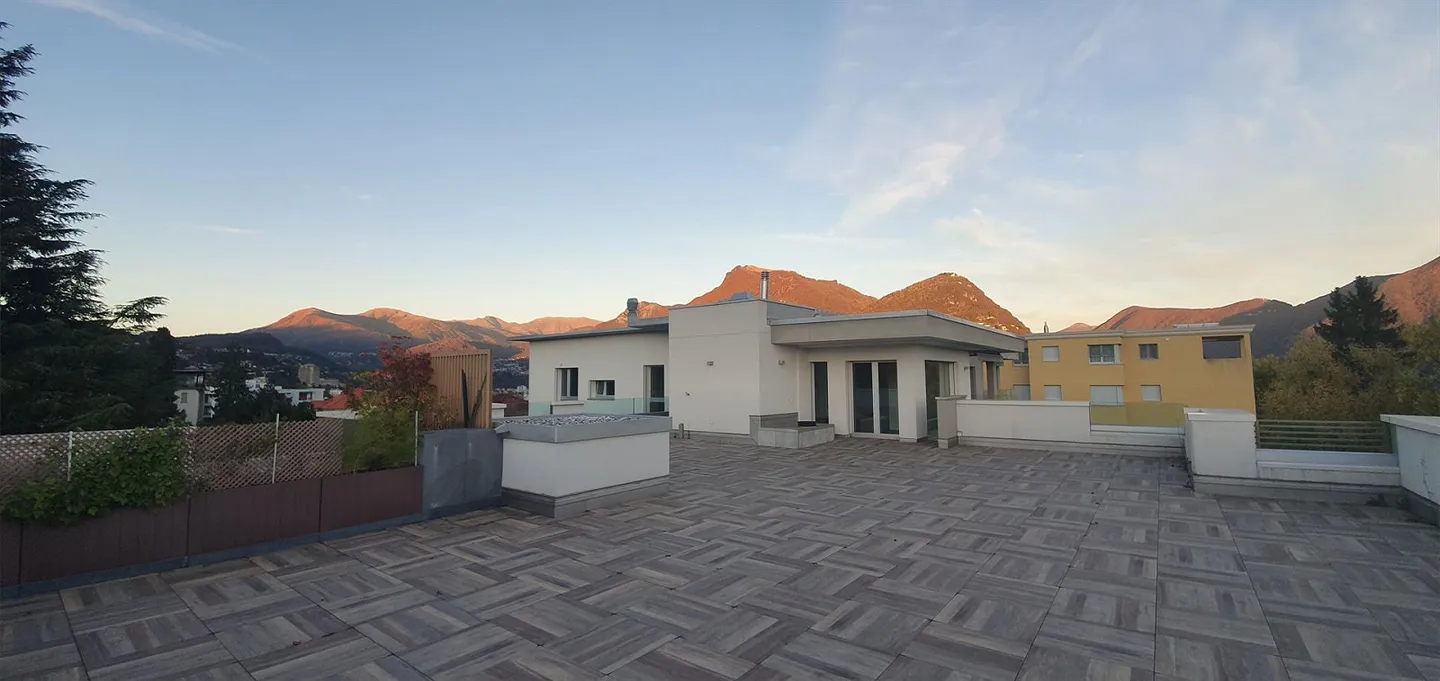 Prestigious luxury penthouse with unparalleled 360° view! - Photo 4 of 16