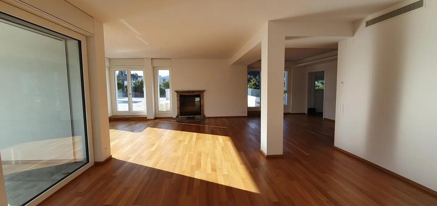 Prestigious luxury penthouse with unparalleled 360° view! - Photo 1 of 16