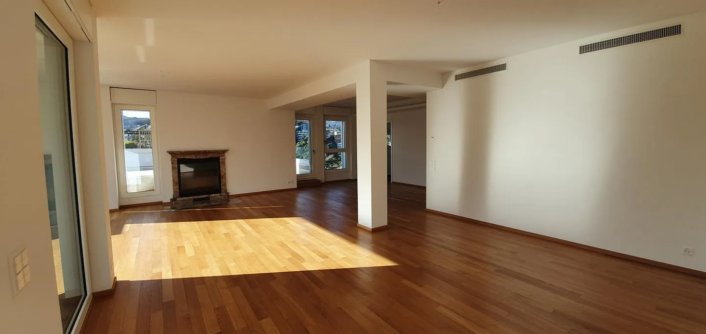 Prestigious luxury penthouse with unparalleled 360° view! - Photo 11 of 16