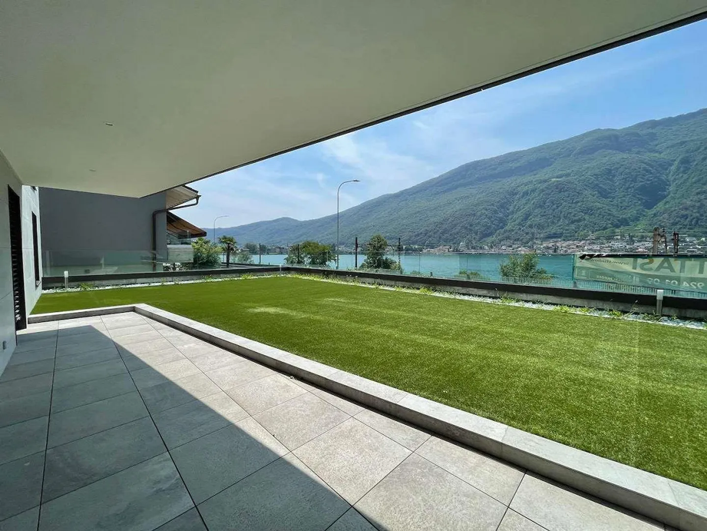 Appartamento con vista lago - 103 - Foto 1 di 13