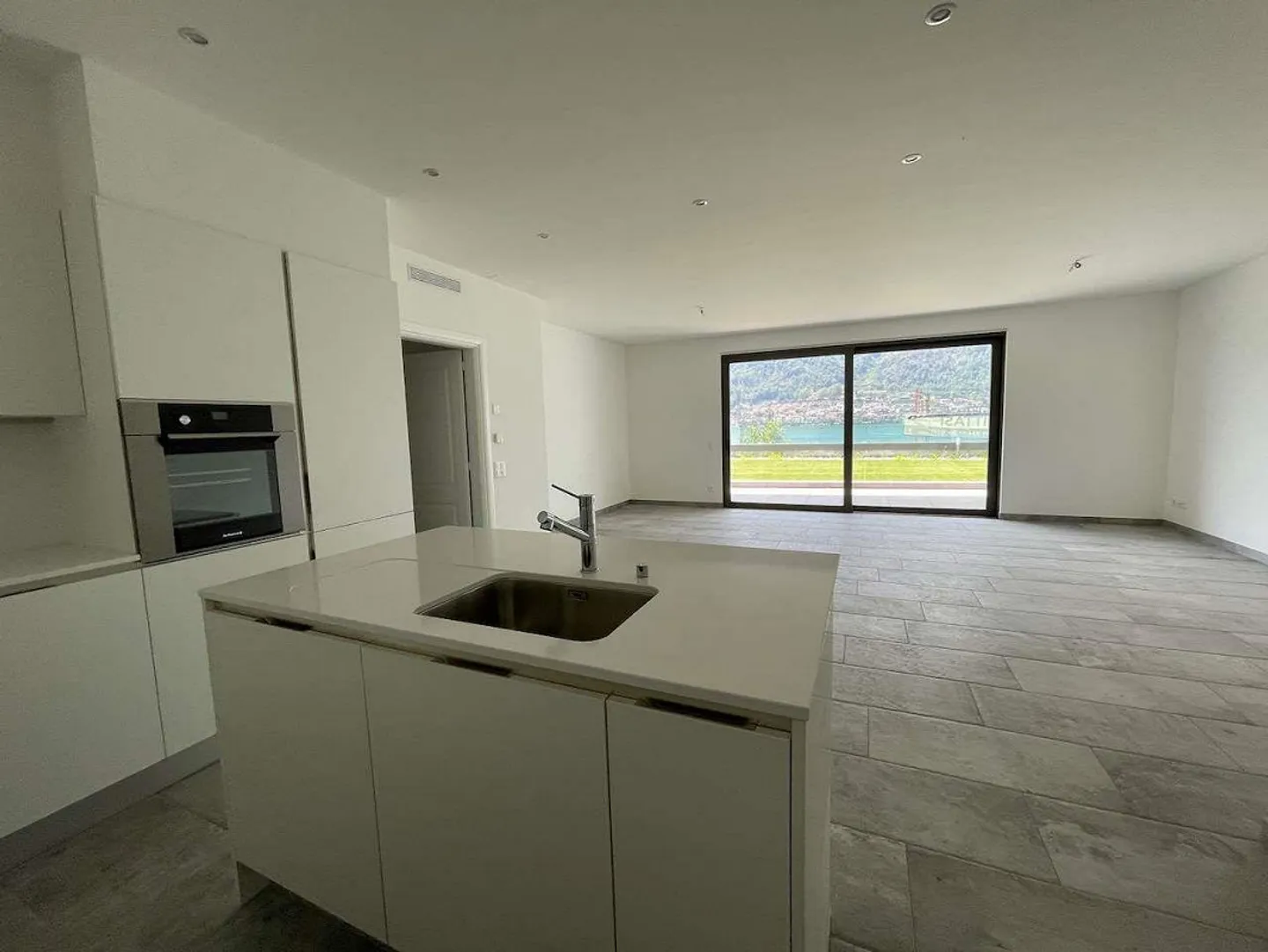 Appartamento con vista lago - 103 - Foto 3 di 13