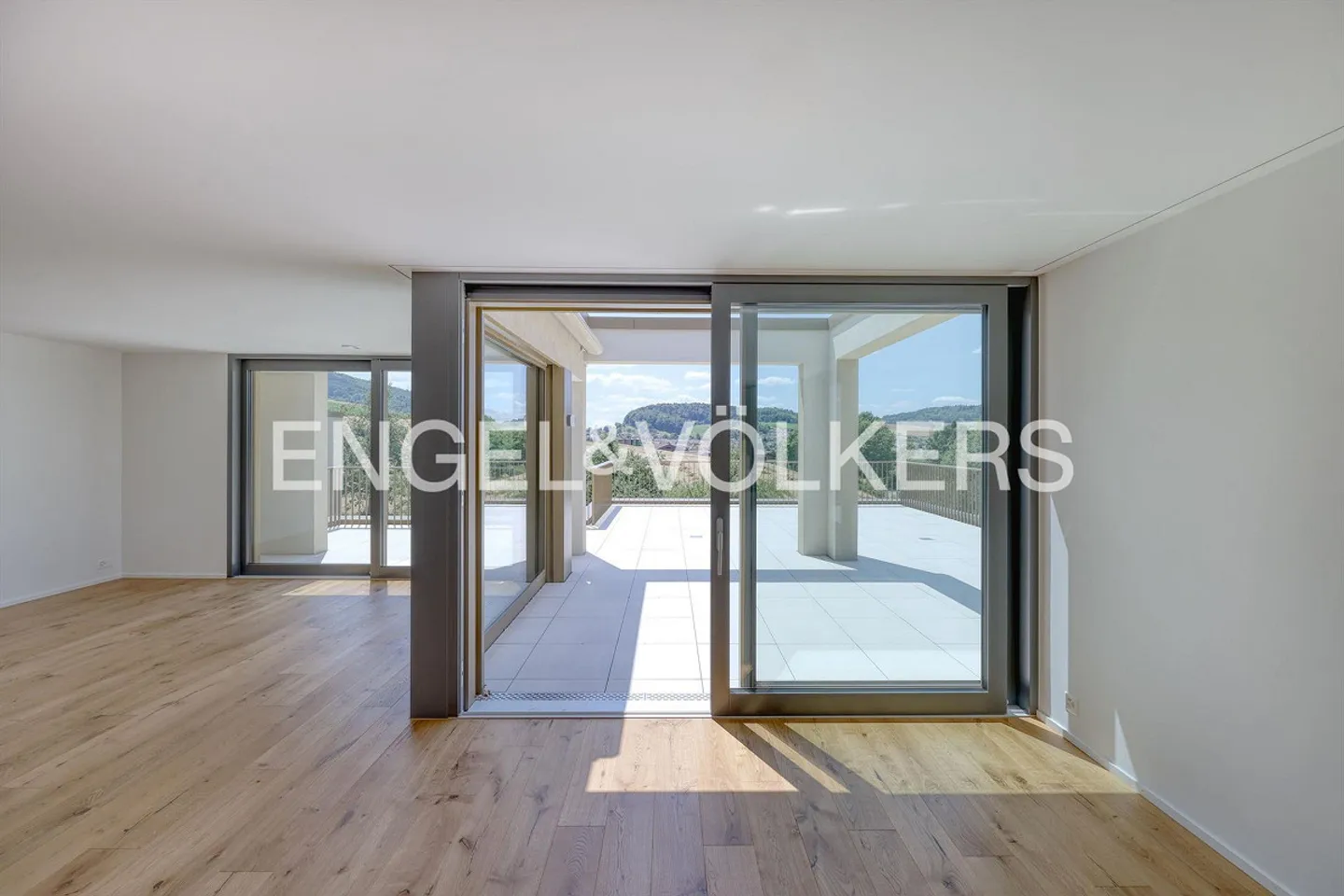 First occupancy: Exclusive attic maisonette with large panoramic terrace - Photo 2 of 10