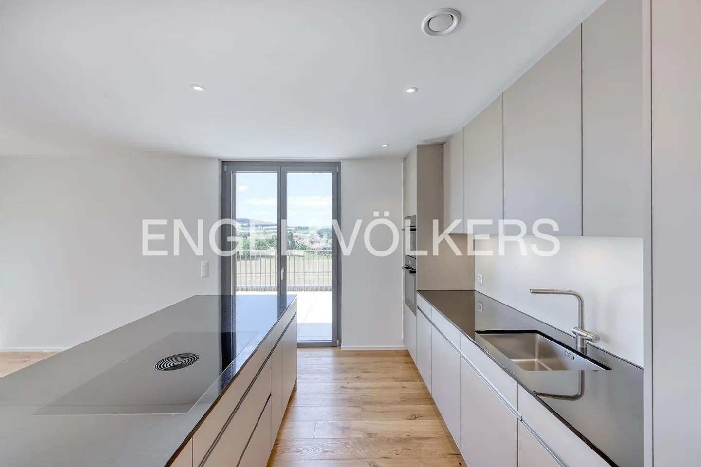 First occupancy: Exclusive attic maisonette with large panoramic terrace - Photo 3 of 10