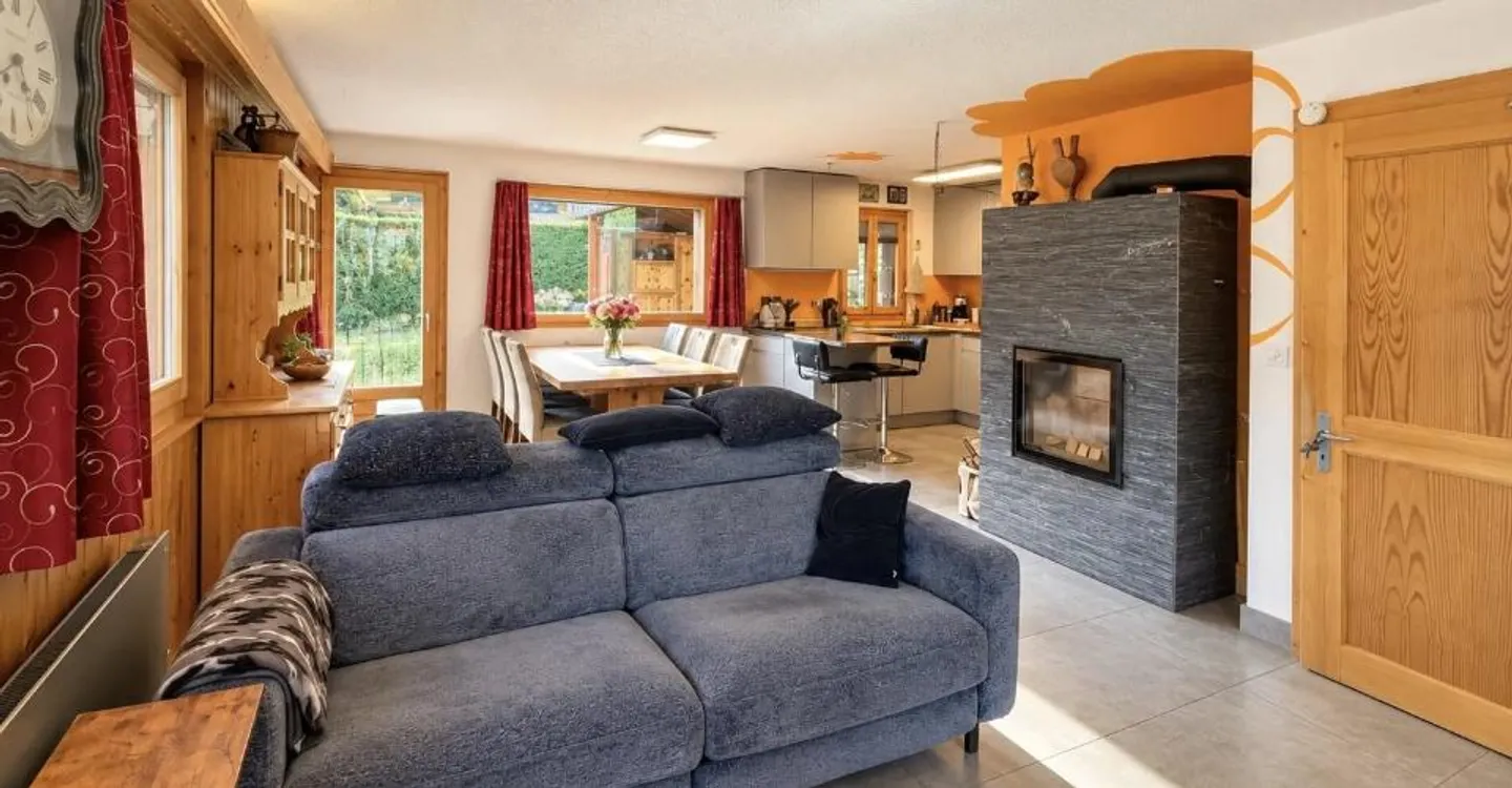 Magnificent Chalet with panoramic view - Photo 2 of 8