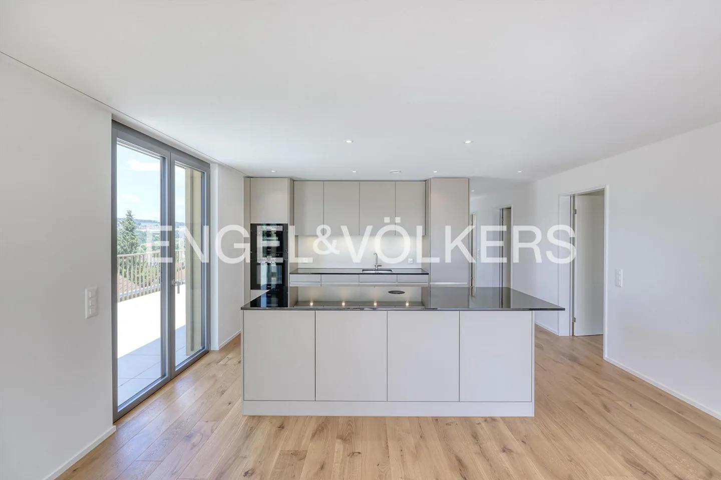 First occupancy: Exclusive attic maisonette with large panoramic terrace - Photo 4 of 10