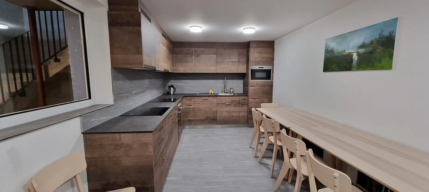 Nuova costruzione - camera arredata con doccia/WC privato - vivere come in hotel - Foto 11 di 16