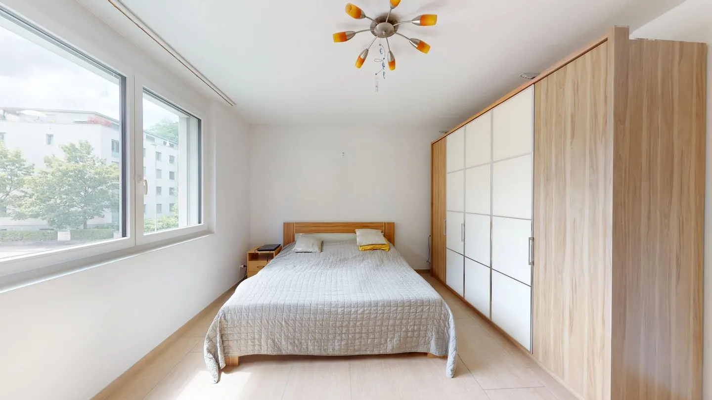 Beautiful 4.5 room apartment with balcony, lift and two underground parking spaces in Liestal - Photo 6 of 12