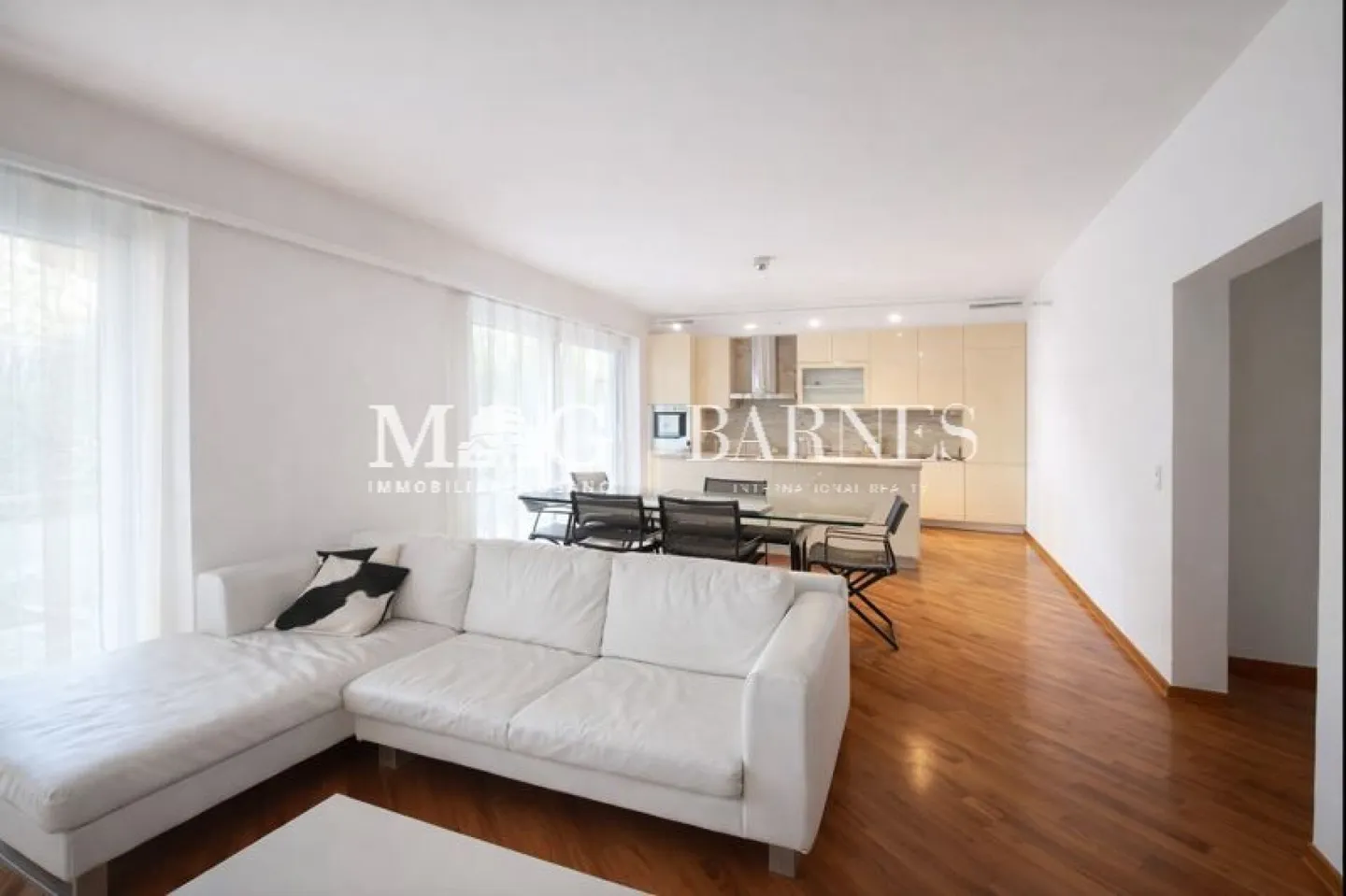 Lugano 4-Room Apartment - Photo 3 of 6