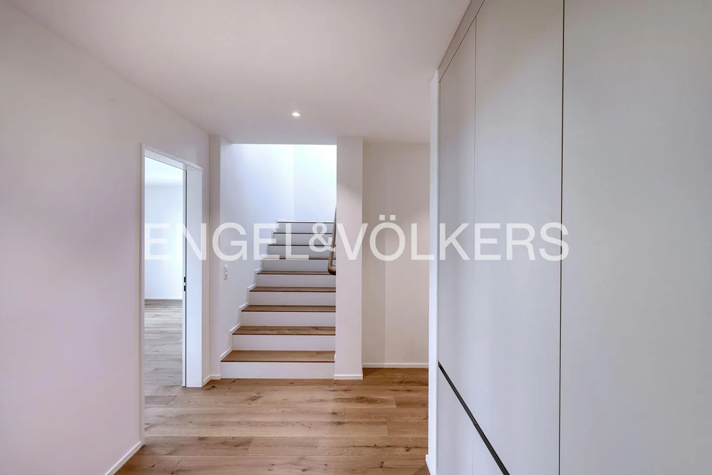 First occupancy: Exclusive attic maisonette with large panoramic terrace - Photo 5 of 10
