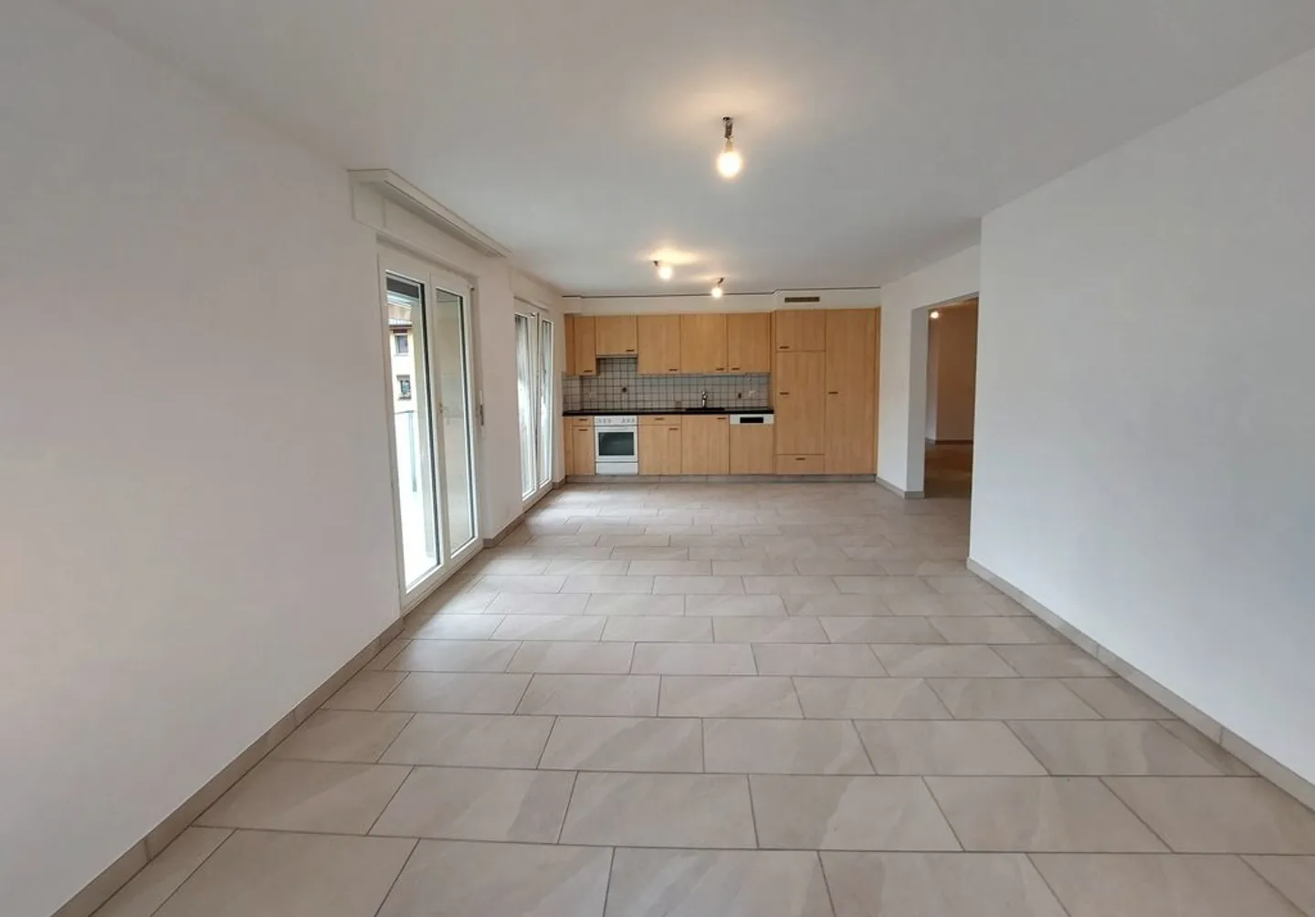 Appartamento con 4,5 stanze al 1° piano - Foto 4 di 12