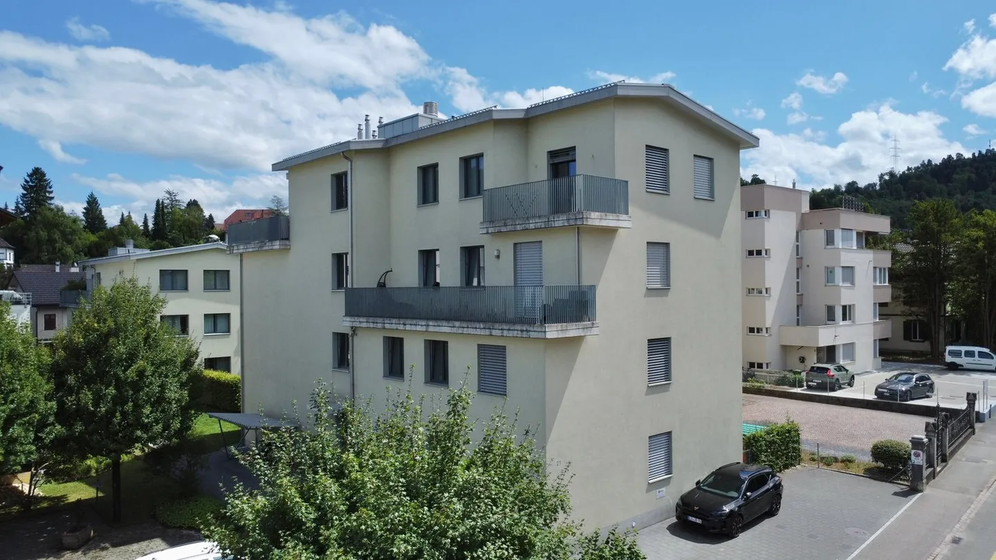Beautiful 4.5 room apartment with balcony, lift and two underground parking spaces in Liestal - Photo 11 of 12