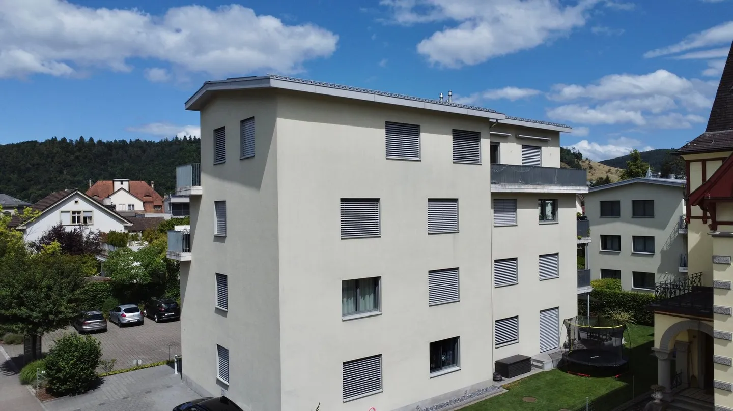 Beautiful 4.5 room apartment with balcony, lift and two underground parking spaces in Liestal - Photo 12 of 12