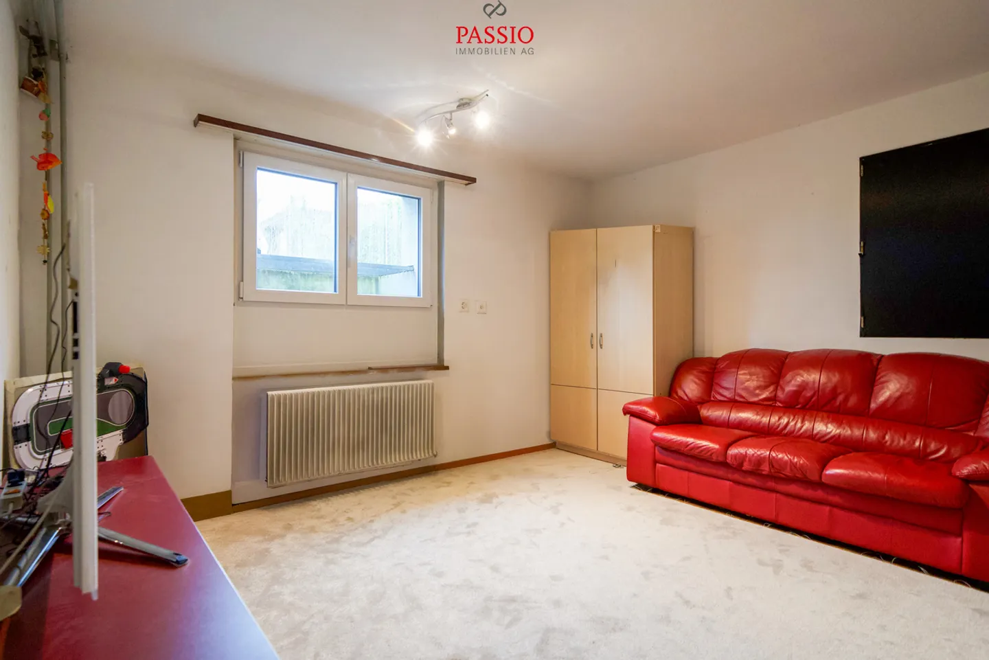 Paradiso familiare ristrutturato con grande giardino nel cuore di Lengnau - Foto 15 di 30
