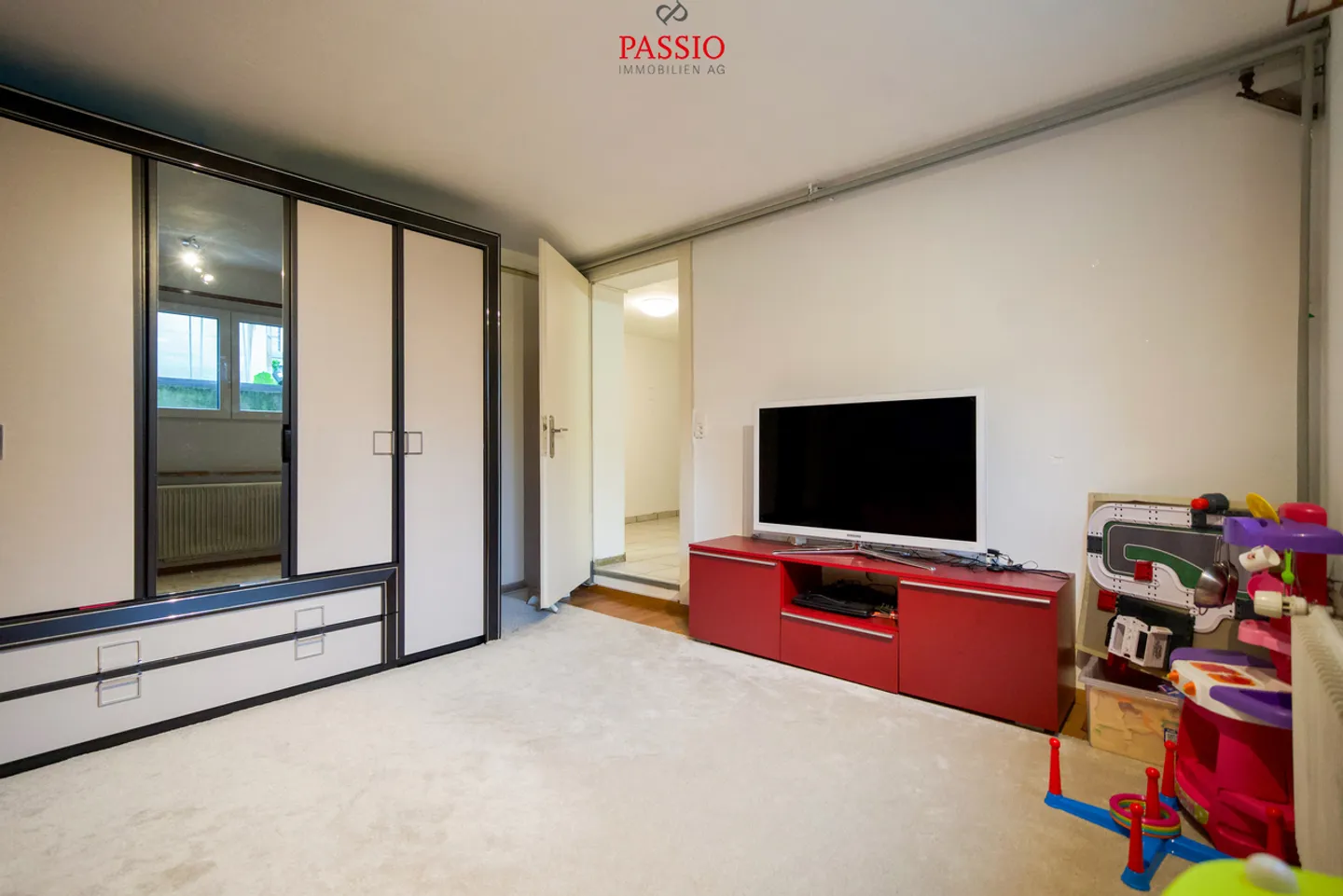 Paradiso familiare ristrutturato con grande giardino nel cuore di Lengnau - Foto 16 di 30