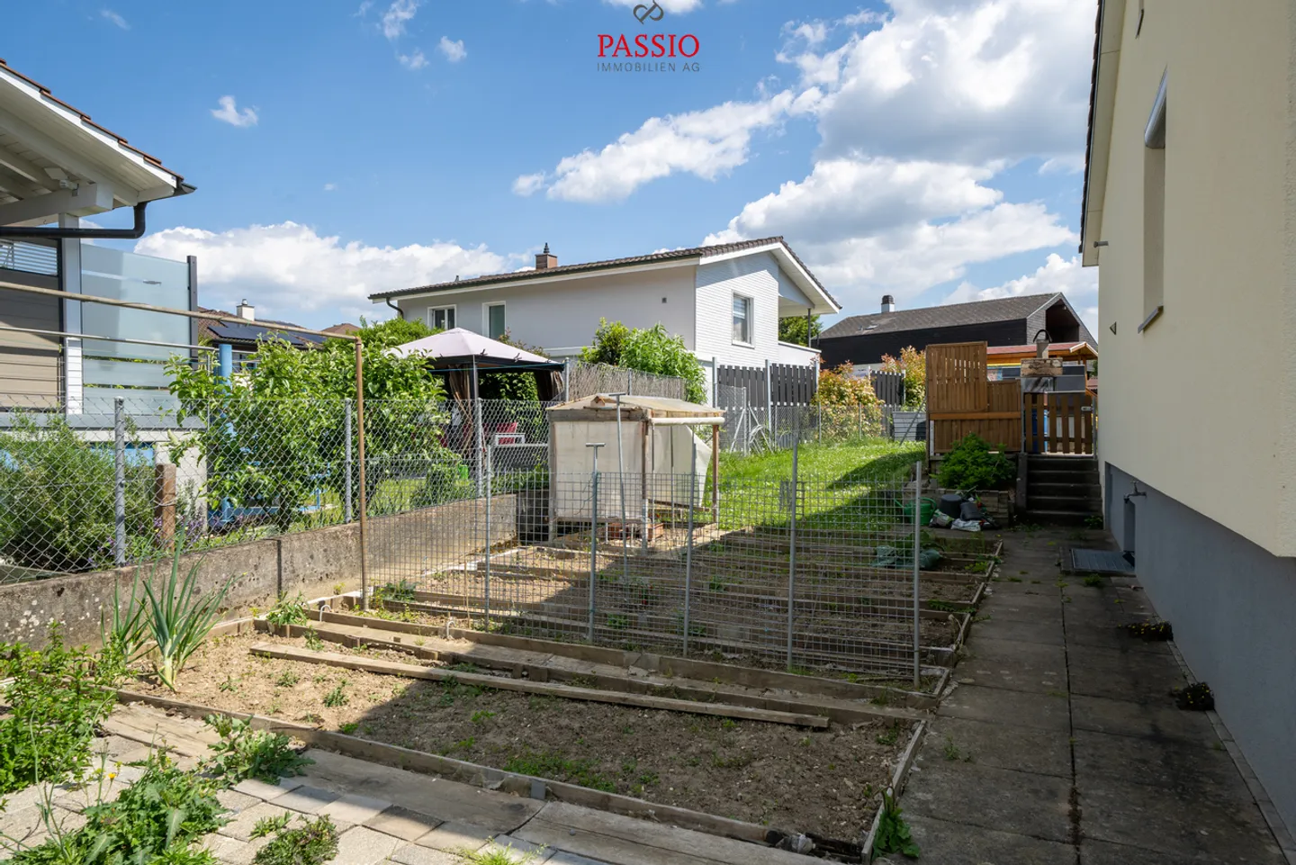 Paradiso familiare ristrutturato con grande giardino nel cuore di Lengnau - Foto 26 di 30