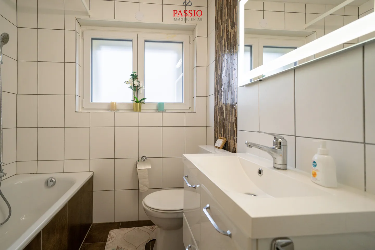 Paradiso familiare ristrutturato con grande giardino nel cuore di Lengnau - Foto 11 di 30