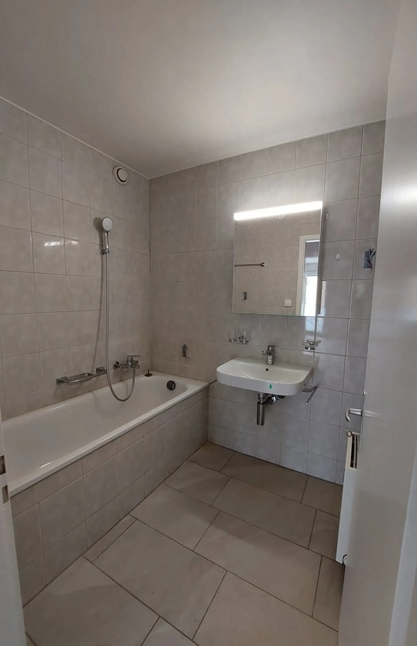 Appartamento con 4,5 stanze al 1° piano - Foto 8 di 12