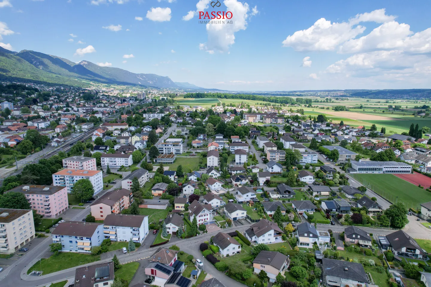 Paradiso familiare ristrutturato con grande giardino nel cuore di Lengnau - Foto 30 di 30