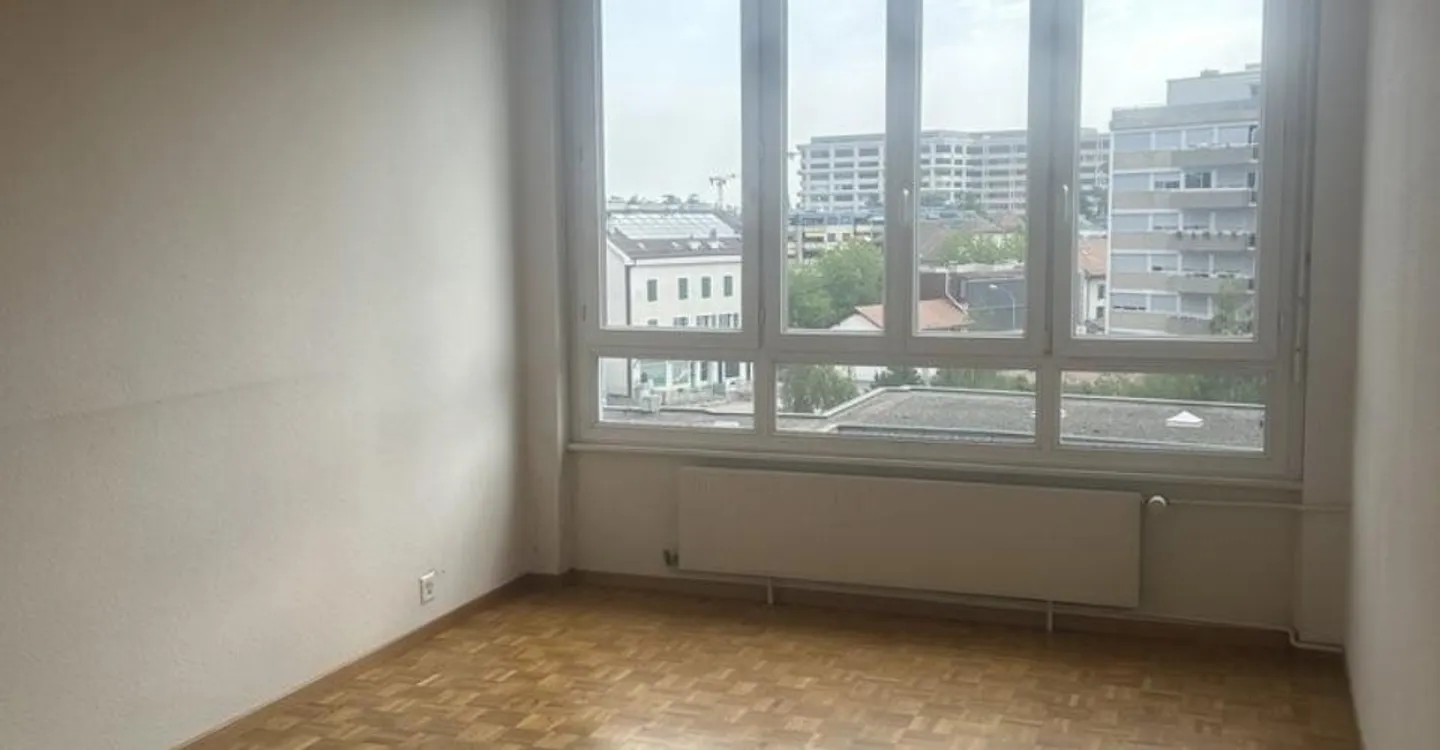 Appartement Charmant Près de l'Aéroport - Photo 5 sur 7