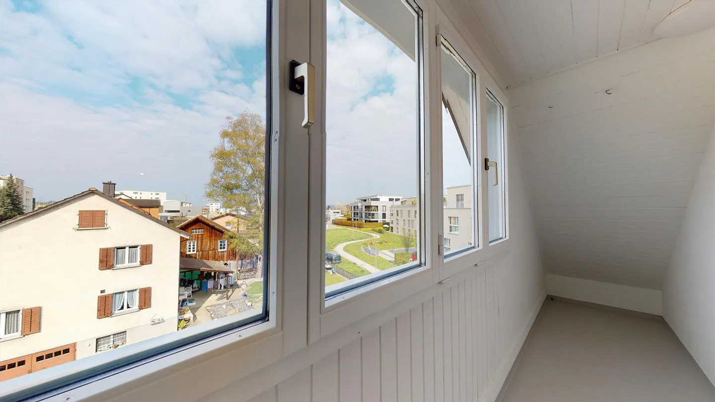 Appartement sous les combles de 4½ pièces bien entretenu avec réduit/loggia et coin salon - Photo 14 sur 14