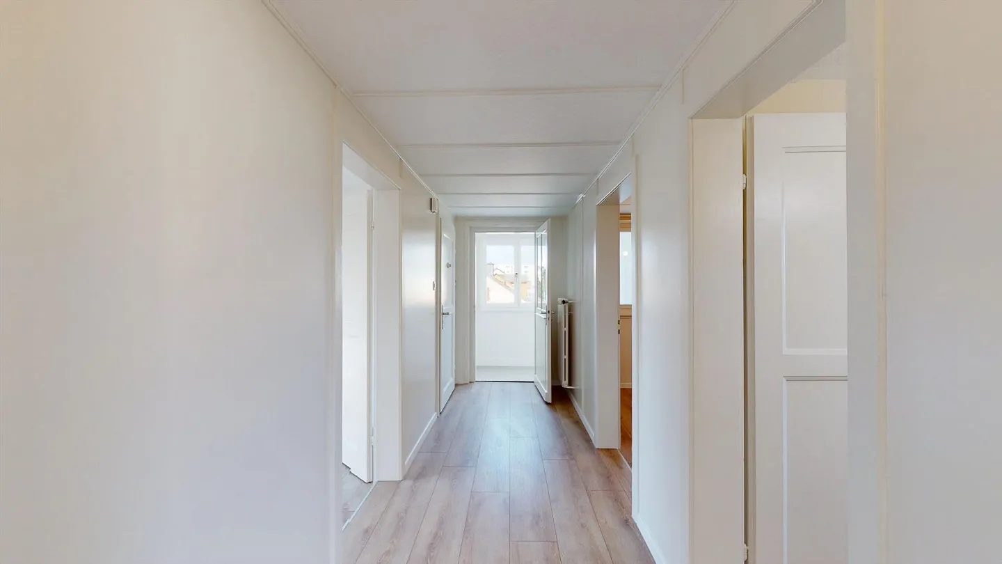 Appartement sous les combles de 4½ pièces bien entretenu avec réduit/loggia et coin salon - Photo 11 sur 14