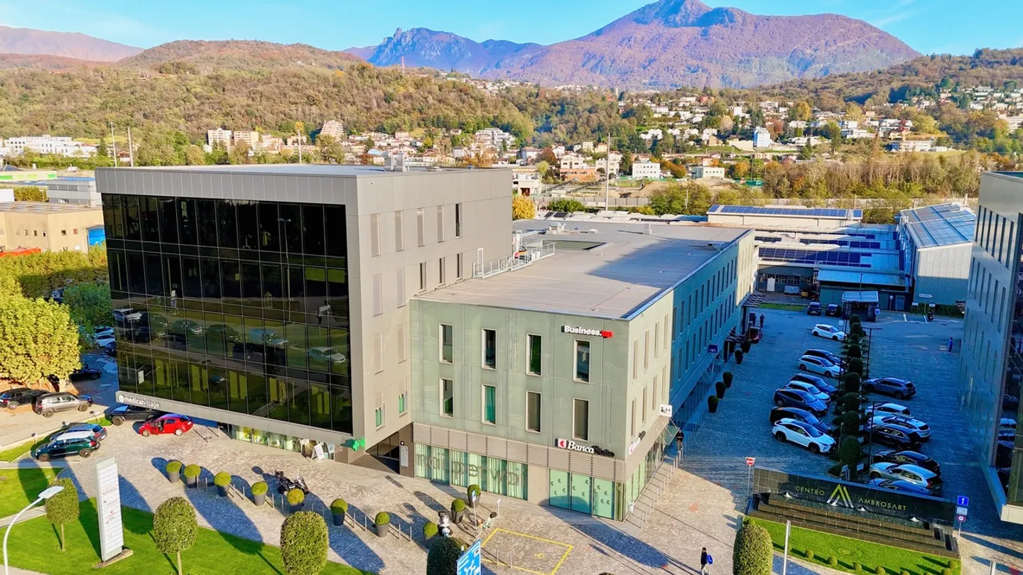 2 Fully Furnished Offices: 18m2 at CHF 850.- and 20m2 at CHF 950.- - Photo 6 of 7