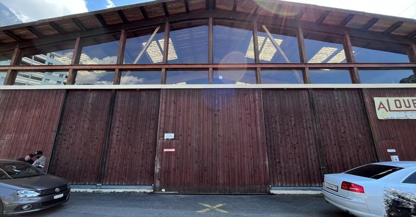 Mischgenutztes Gebäude mieten - Foto 3 von 4