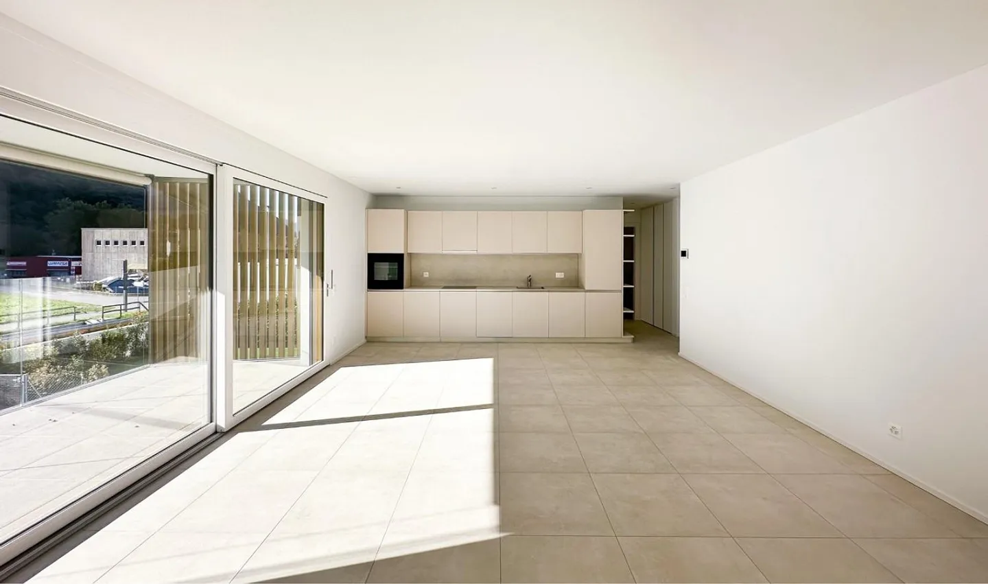 ELEGANTE 2.5 LOCALI CON TERRAZZO A LUMINO (TI) - Foto 3 di 9