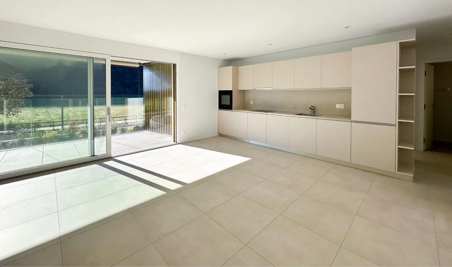 ELEGANTE 2.5 LOCALI CON TERRAZZO A LUMINO (TI) - Foto 4 di 9