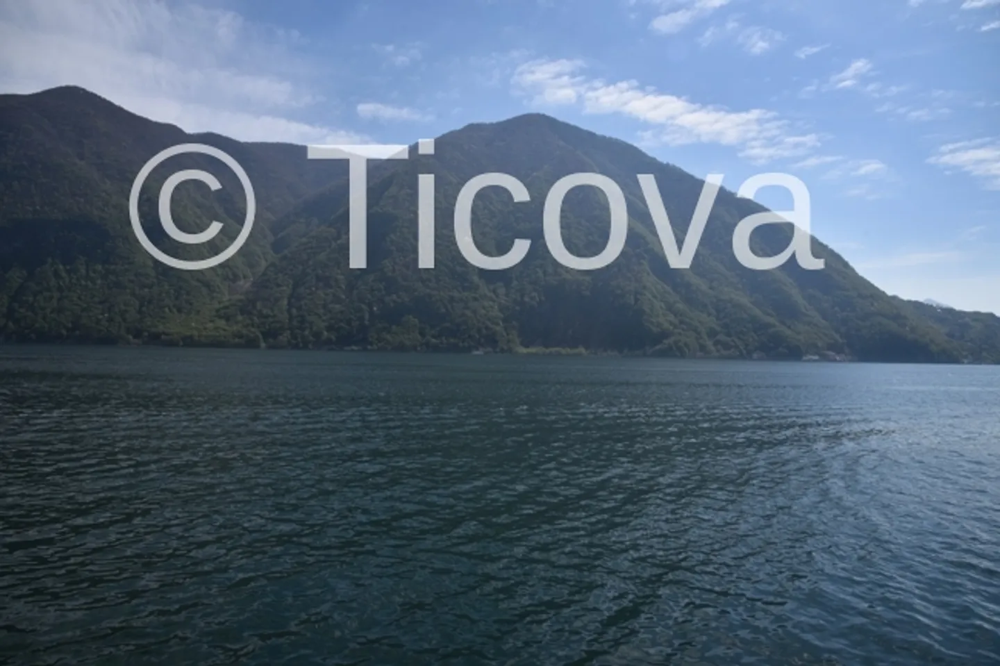 Proprietà d'investimento fronte lago - Foto 3 di 13