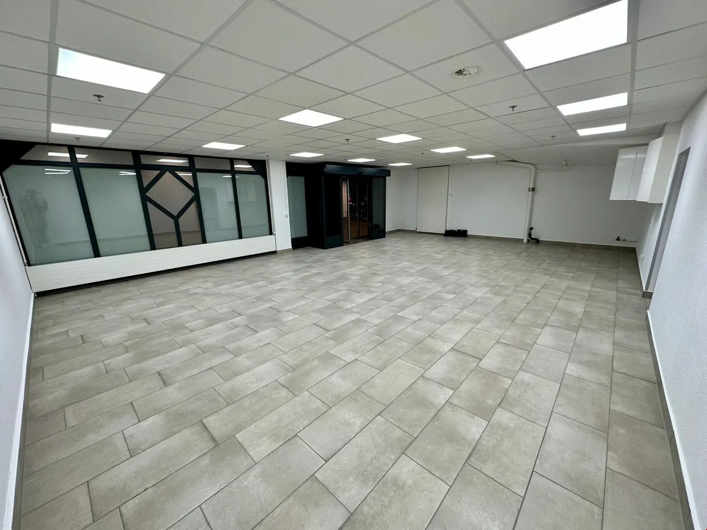 Retail Space / Bar Area - Photo 2 of 6