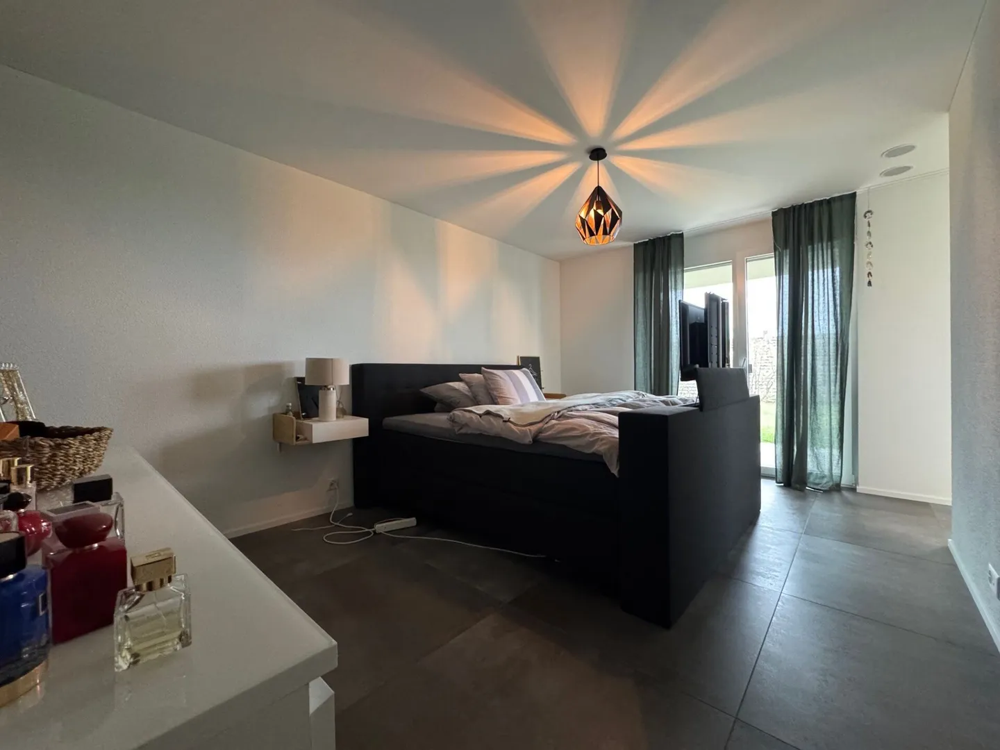 Oasis de bien-être exclusive - Appartement de jardin 3½ pièces dans un emplacement privilégié - Photo 4 sur 14