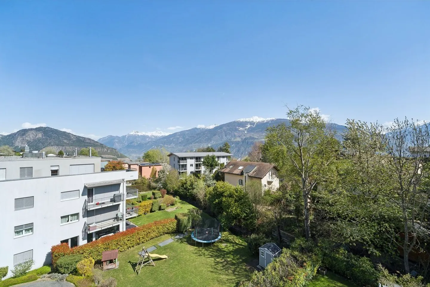 Helles Apartment mit Alpenblick - Foto 1 von 11