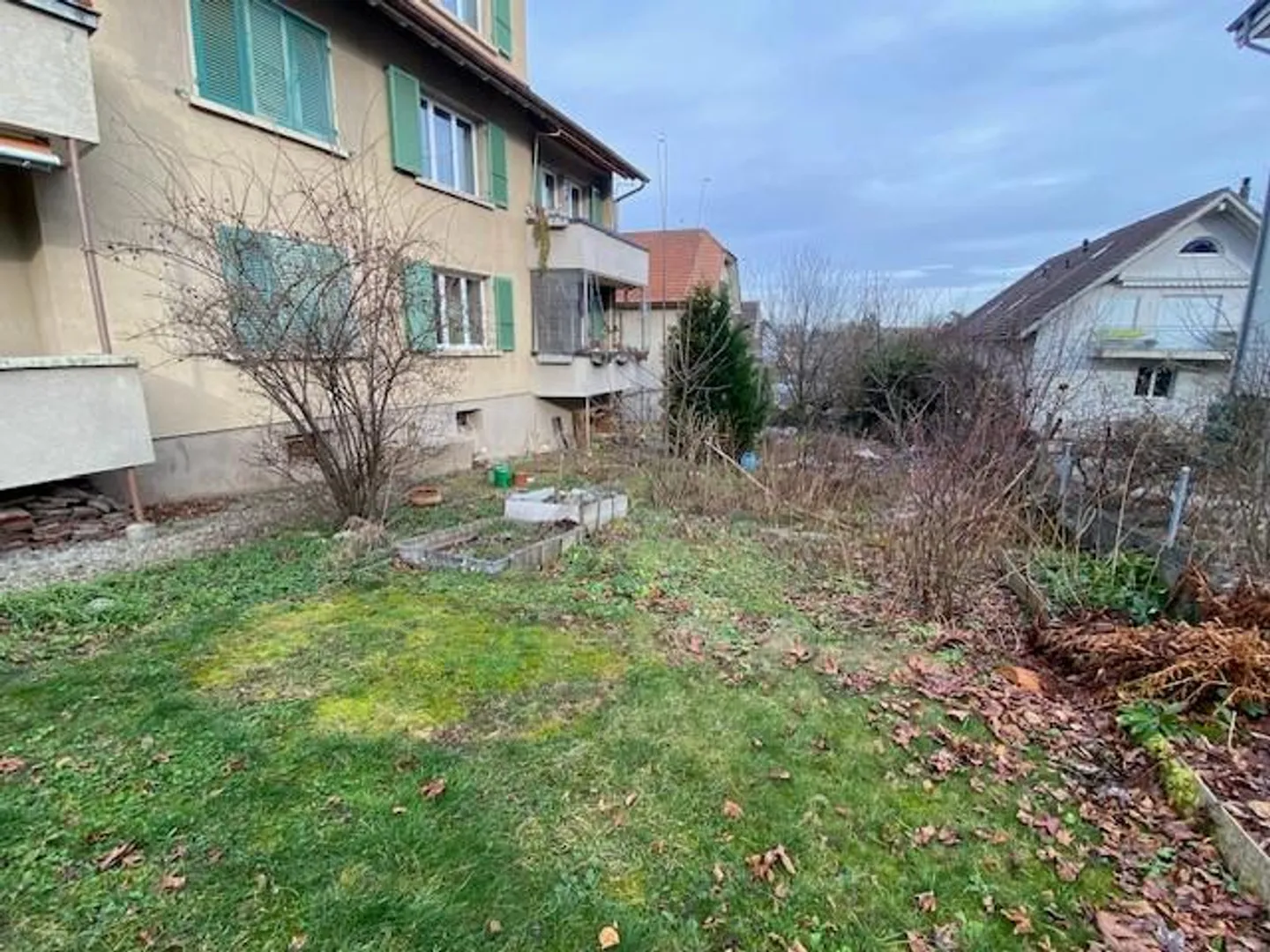 Multi-family house (3 apartments / right side) - Photo 9 of 9