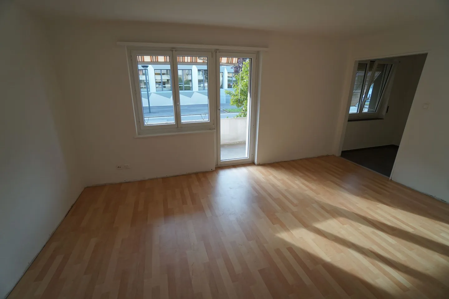 Wohnung mit grossem Balkon - Foto 2 von 8