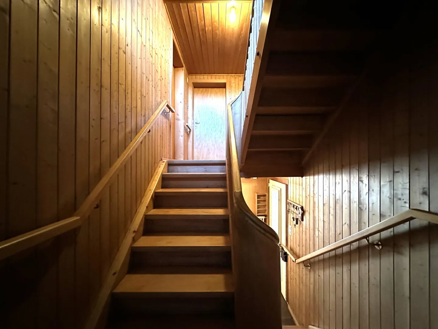 Casa bifamiliare nel cuore di Netstal - Foto 8 di 14