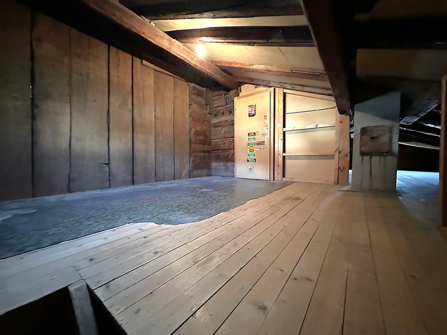 Casa bifamiliare nel cuore di Netstal - Foto 9 di 14