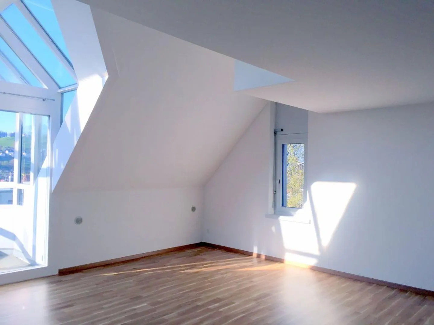 Modern 5 ½-room maisonette apartment in a quiet, central location - Photo 1 of 17