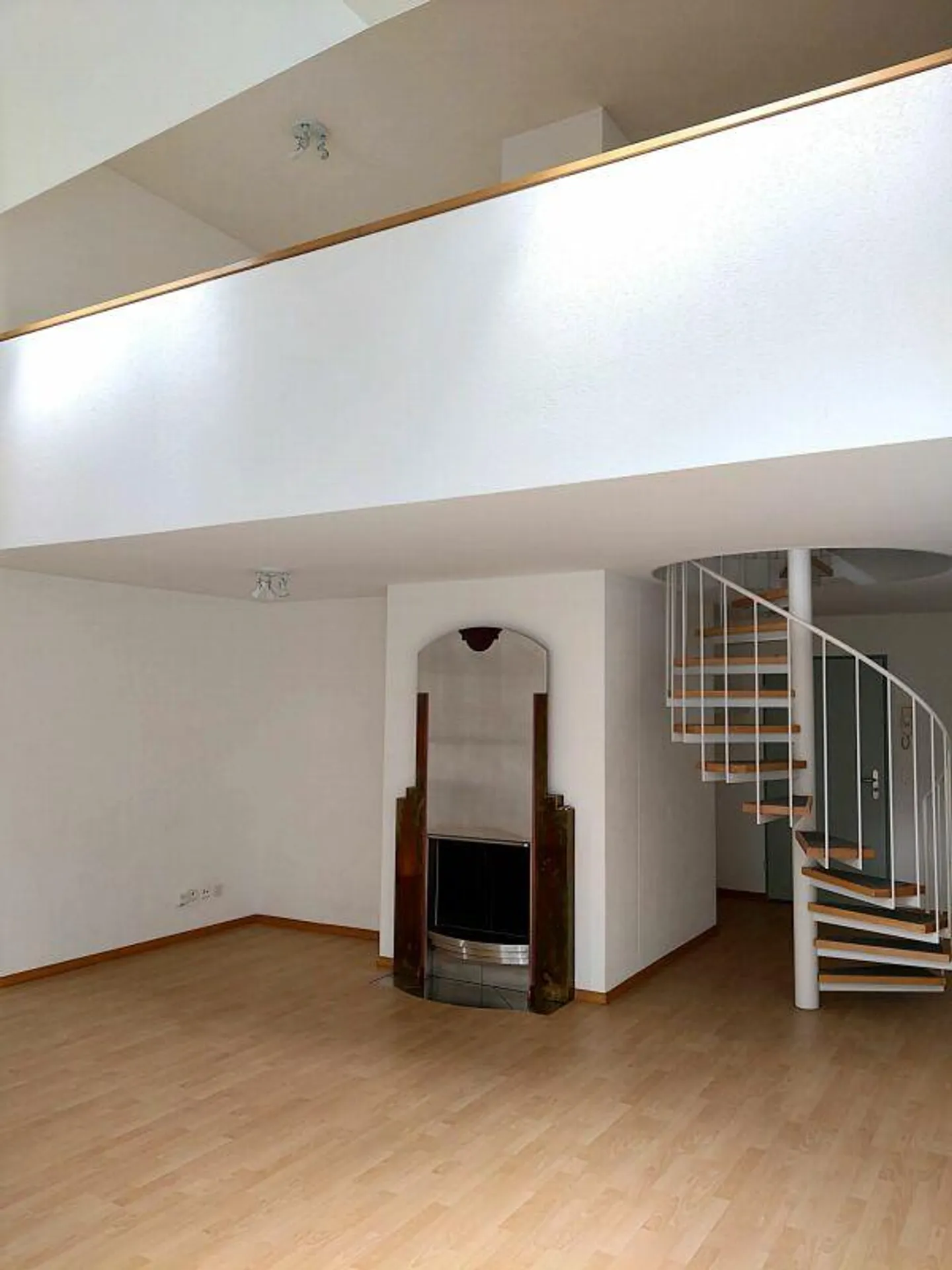 Modern 5 ½-room maisonette apartment in a quiet, central location - Photo 4 of 17