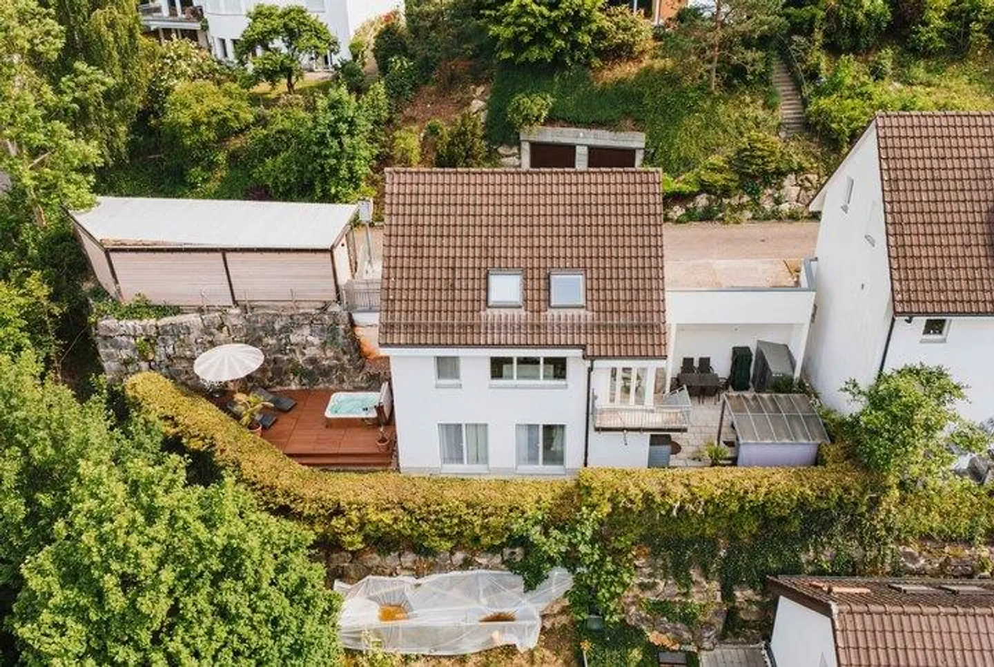 Charmantes Freistehendes Haus mit Aussicht - Foto 1 von 8