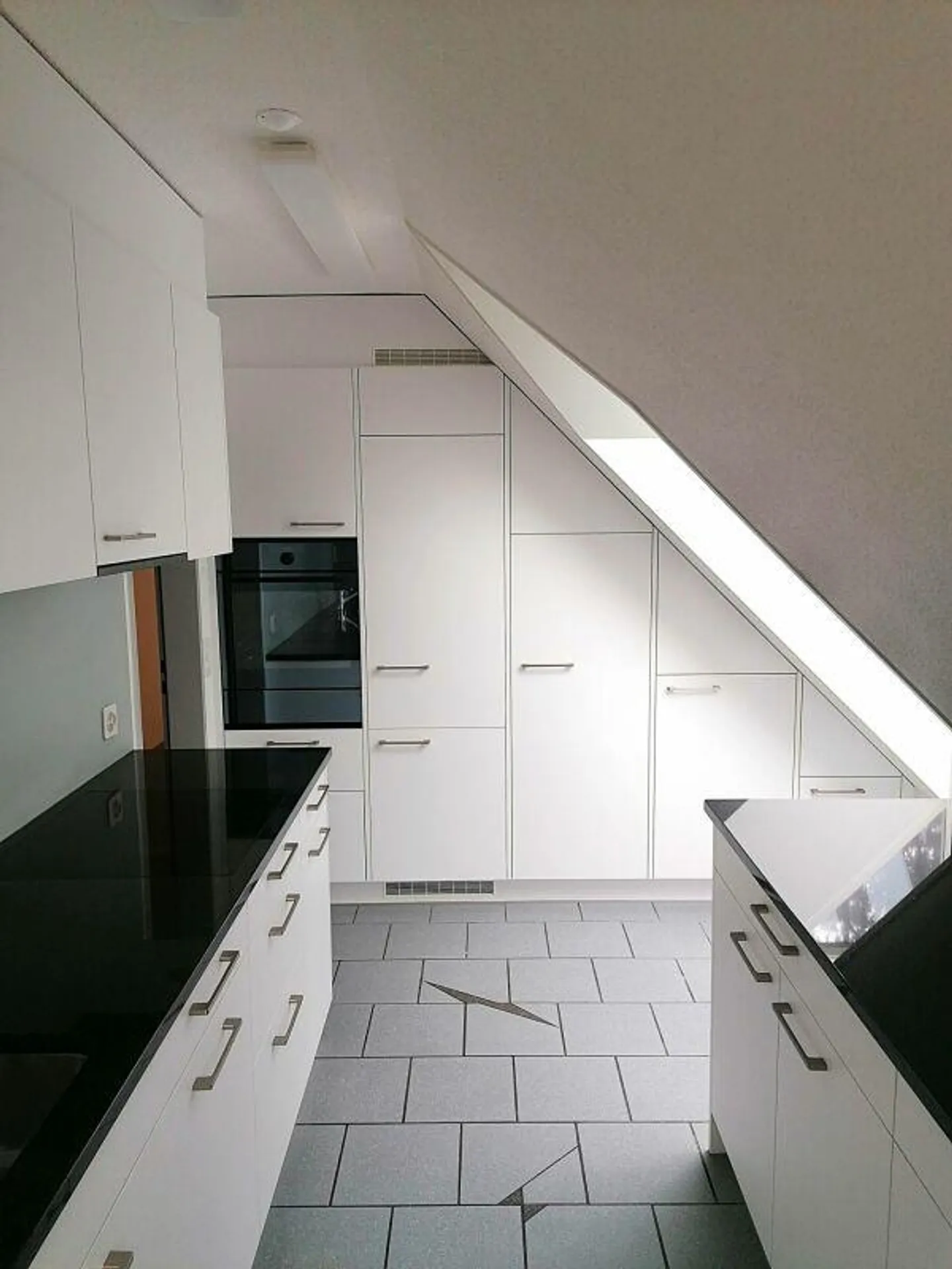 Modern 5 ½-room maisonette apartment in a quiet, central location - Photo 5 of 17
