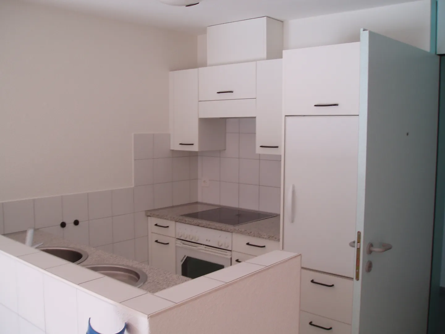 Cozy Living in the City Center - Photo 5 of 6