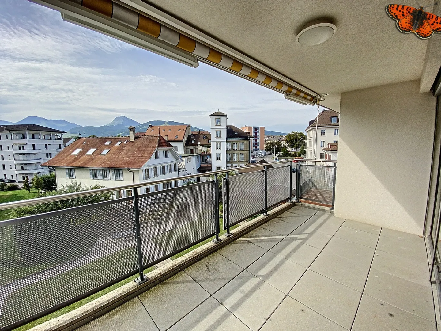 CHIC 3 ½ ROOMS - CITY CENTER! - Photo 1 of 12